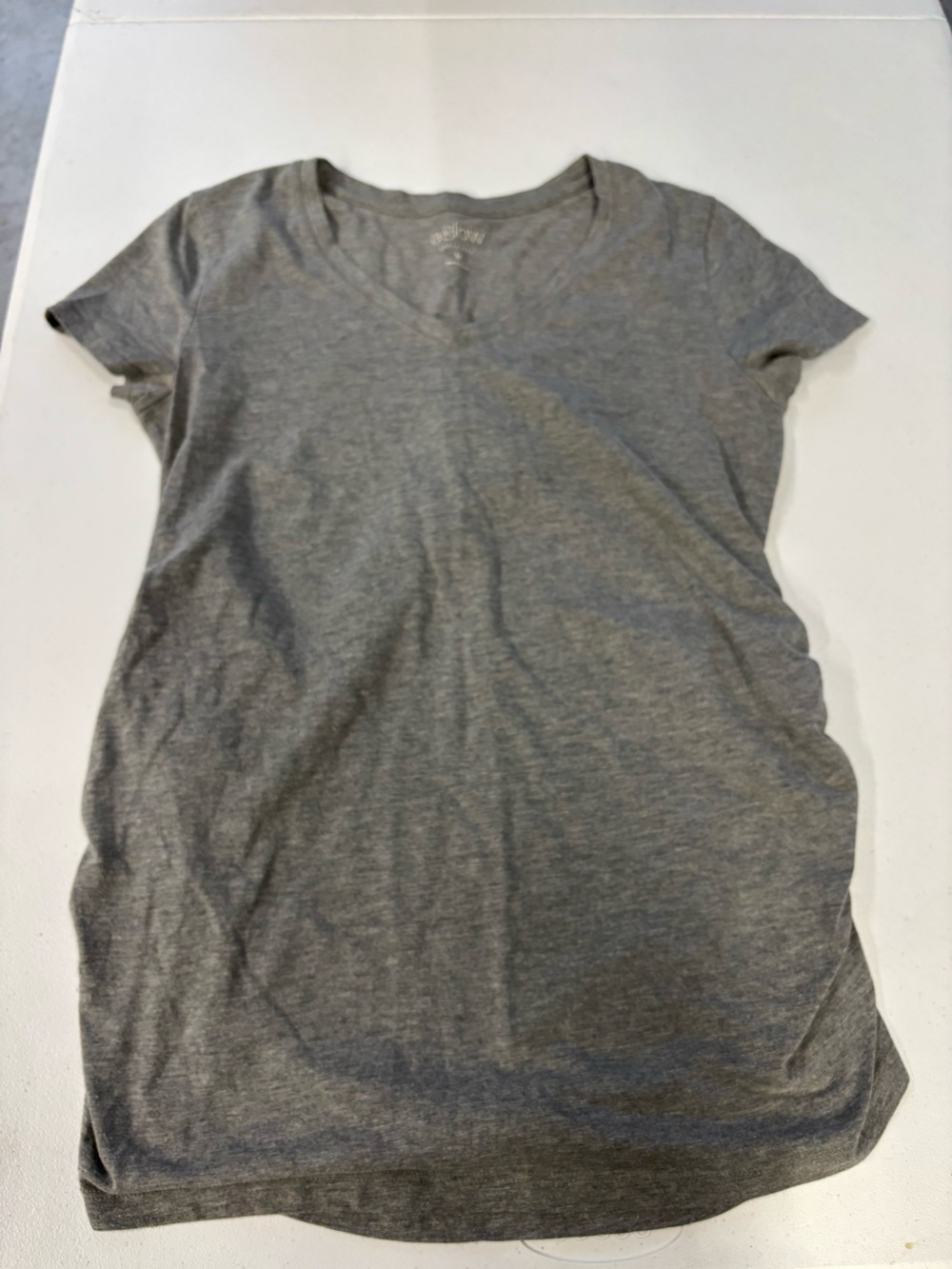 a:glow Women's Gray V-Neck Short Sleeve Tee